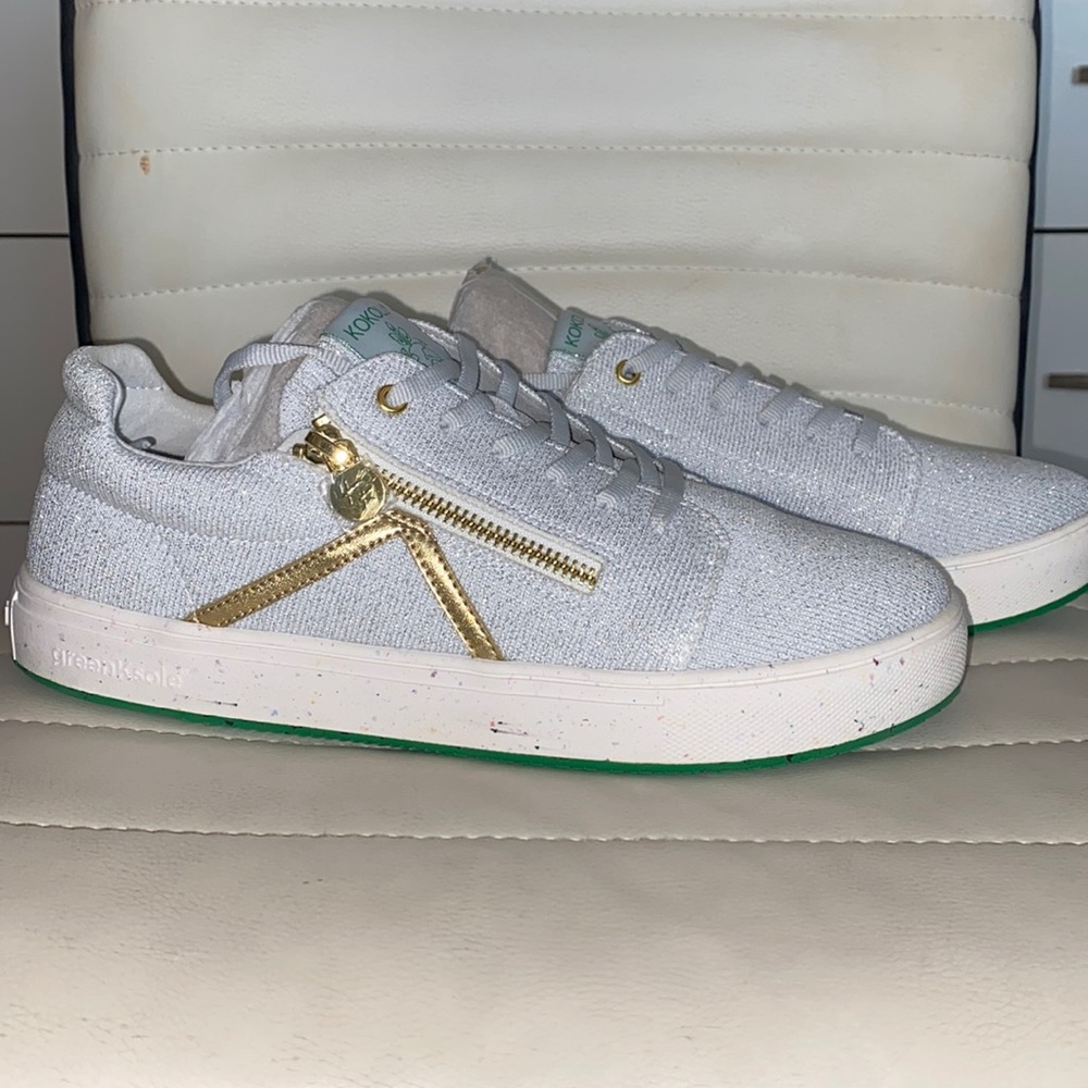 NWT Kokolu comfort knit sneaker - womens US 10